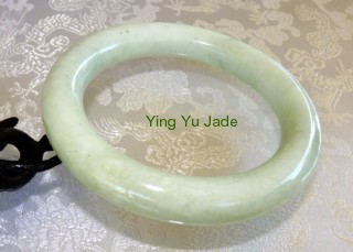 classic round jade bangle