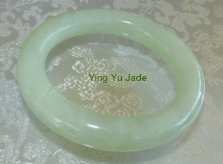 classic round jade bangle