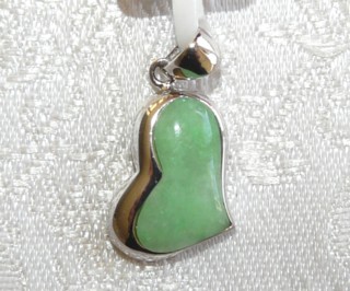 jade heart pendant